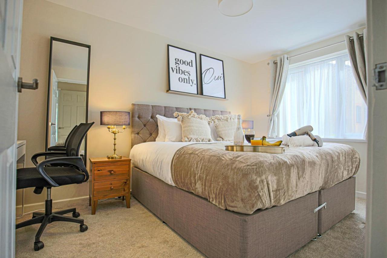 Lowndes House - Close To Centre - Garden, Free Parking And Smart Tv By Yoko Holiday home